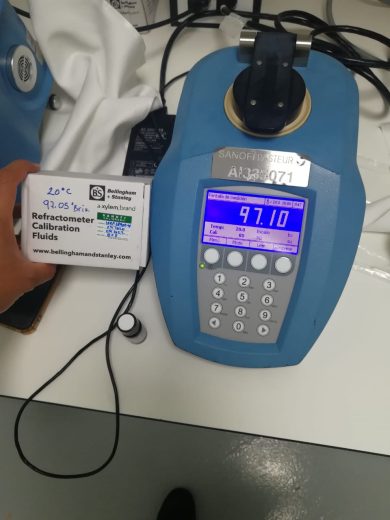 Servicio de mantenimiento a Refractómetro